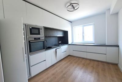 Apartament cu 3 camere decomandat în Vest