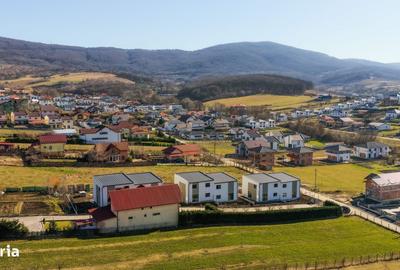 Casă cu 4 camere cu Teren 235 Mp în Central - 3