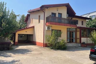 Casă cu 5 camere cu Teren 500 Mp în Iancu Nicolae