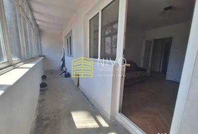 Apartament cu 3 camere decomandat în Dâmbu Pietros