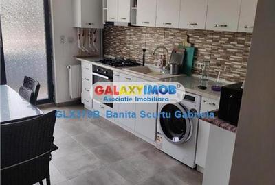 Apartament cu 3 camere semidecomandat, mobilat în Est