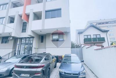 Apartament cu 4 camere decomandat, mobilat în Ultracentral