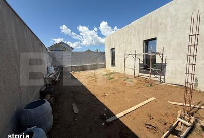Casă cu 3 camere cu Teren 220 Mp în Malu Mare
