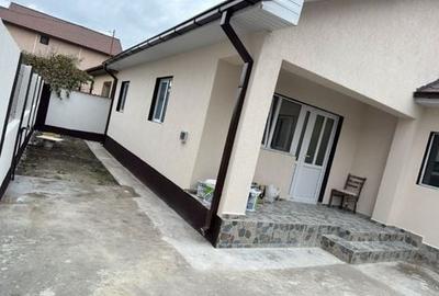 Casă cu 4 camere cu Teren 180 Mp în Central