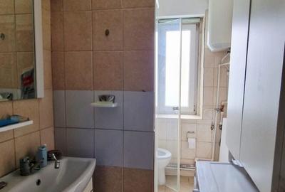Apartament cu 5 camere în Victoriei