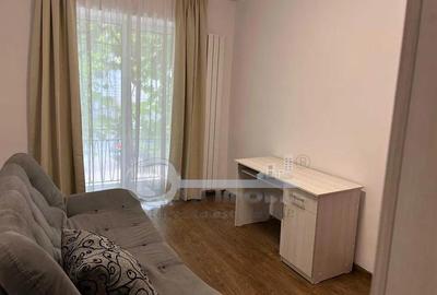 Apartament cu 2 camere semidecomandat, mobilat în Central