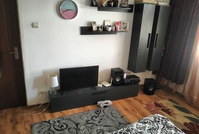 Apartament cu 2 camere semidecomandat în Berceni - 2