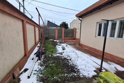 Casă individuală cu 3 camere cu Canalizare în Central - 3