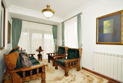 Casă individuală cu 7 camere cu Canalizare în Bucium - 18