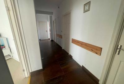 Apartament cu 4 camere în Central - 2