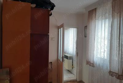 Apartament cu 3 camere semidecomandat în Hipodrom