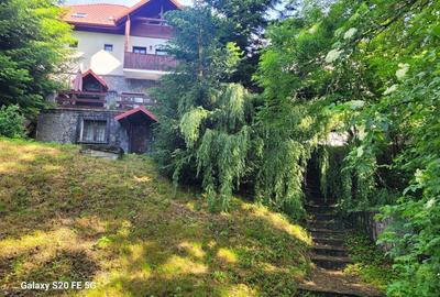 Casă cu 7 camere cu Canalizare în Calea Moroieni