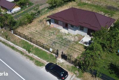 Casă cu 4 camere cu Teren 1109 Mp în Bonț - 13