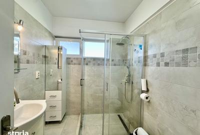 Apartament cu 4 camere semidecomandat în Între Lacuri