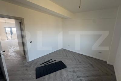 Apartament cu 3 camere semidecomandat în Rediu