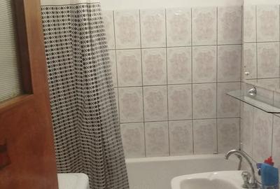 Apartament cu 2 camere decomandat în Titan