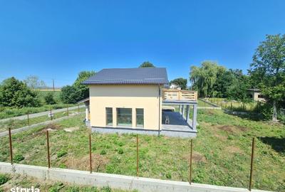 Casă cu 4 camere cu Teren 368 Mp în Stupini