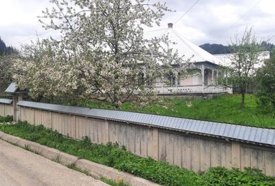 Casă cu 4 camere în Pipirig