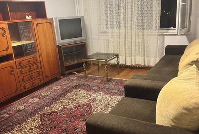 Apartament cu 3 camere semidecomandat în Complex Studențesc
