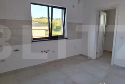 Casă cu 4 camere cu Teren 533 Mp în Curtești