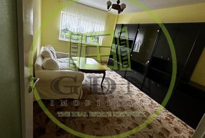 Apartament cu 3 camere decomandat, mobilat în Ștrand