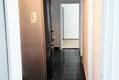 Apartament cu 3 camere decomandat în Exterior Vest