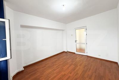 Penthouse cu 4 camere decomandat, mobilat în Cug - 4