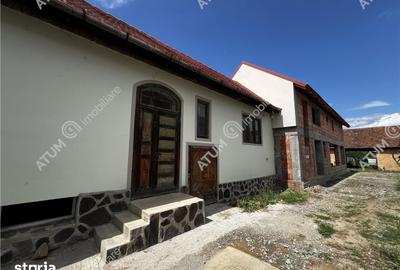 Casă cu 5 camere decomandat cu Teren 1400 Mp în Orlat