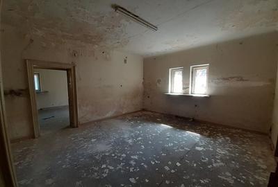 Casă individuală cu 19 camere cu Canalizare în P-ța Romană - 8