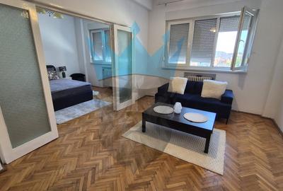 Apartament cu 3 camere circular, mobilat în Dacia
