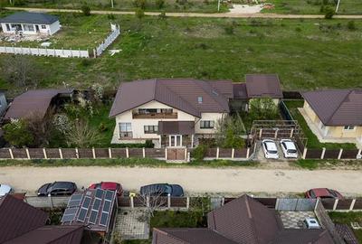 Casă individuală cu 4 camere cu Canalizare în Domnești