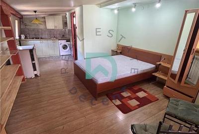 Garsonieră decomandată în Brașovul Vechi - 2