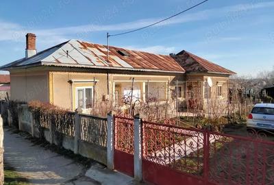 Casă cu 6 camere în Măldăeni