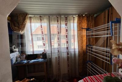 Apartament cu 3 camere decomandat în Tomești - 9