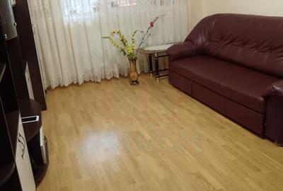 Apartament cu 2 camere decomandat în Micro 18