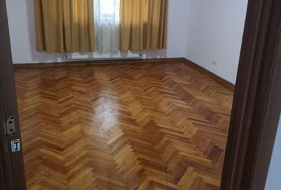 Apartament cu 2 camere decomandat în Precista