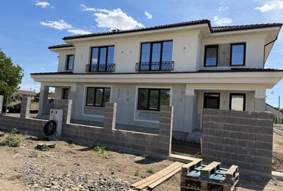 Duplex cu 5 camere cu Teren 300 Mp în Dumbrăvița - 1