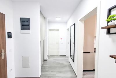 Apartament cu 2 camere decomandat, mobilat în Tractorul - 2