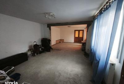Casă cu 2 camere cu Teren 2400 Mp în Central - 5