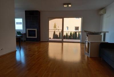 Apartament cu 4 camere decomandat, mobilat în Central - 1