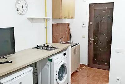 Garsonieră decomandată în Central