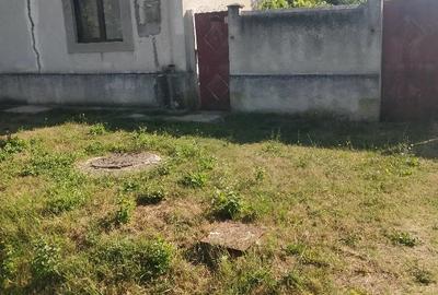 Casă cu Teren 1437 Mp în Central