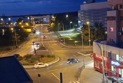 Apartament cu 3 camere, mobilat în Central