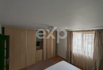 Apartament cu 3 camere decomandat, mobilat în Tractorul - 20