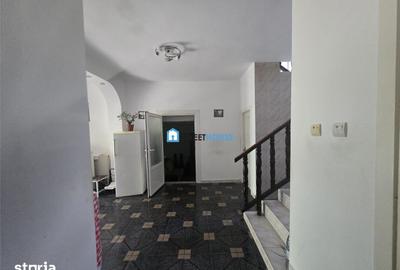 Casă cu 5 camere cu Teren 300 Mp în Central - 8