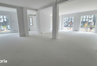 Spațiu comercial, de 250 mp, în Central