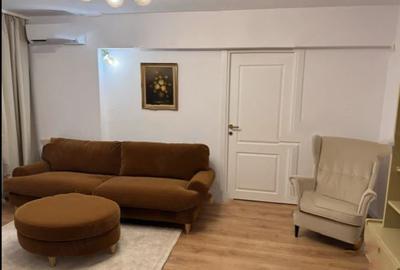 Apartament cu 3 camere semidecomandat, mobilat în Tineretului