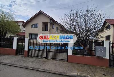 Casă cu 5 camere cu Teren 850 Mp în Central