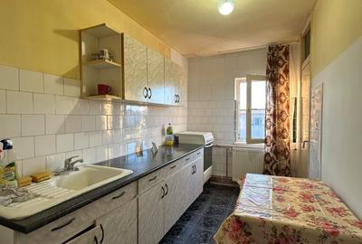 Apartament cu 3 camere decomandat, mobilat în Între Lacuri - 1