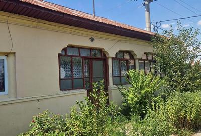 Casă cu 2 camere cu Teren 594 Mp în Comana